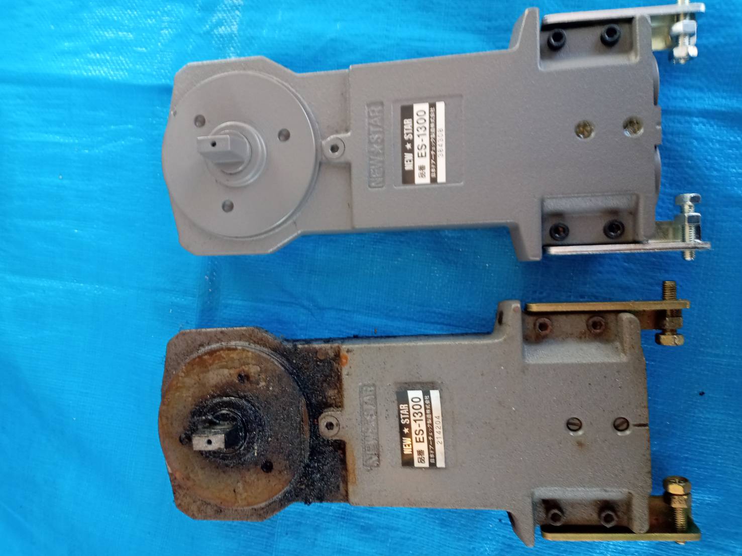 名古屋市昭和区　テンバドアのフロアヒンジ交換工事　フロアヒンジNEW STAR ES-1300